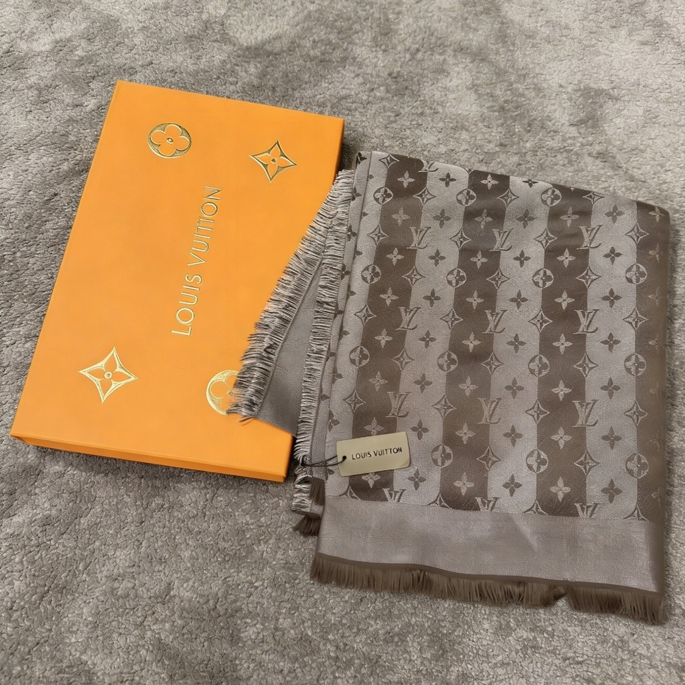 Louis Vuitton Monogram Shine Shawl